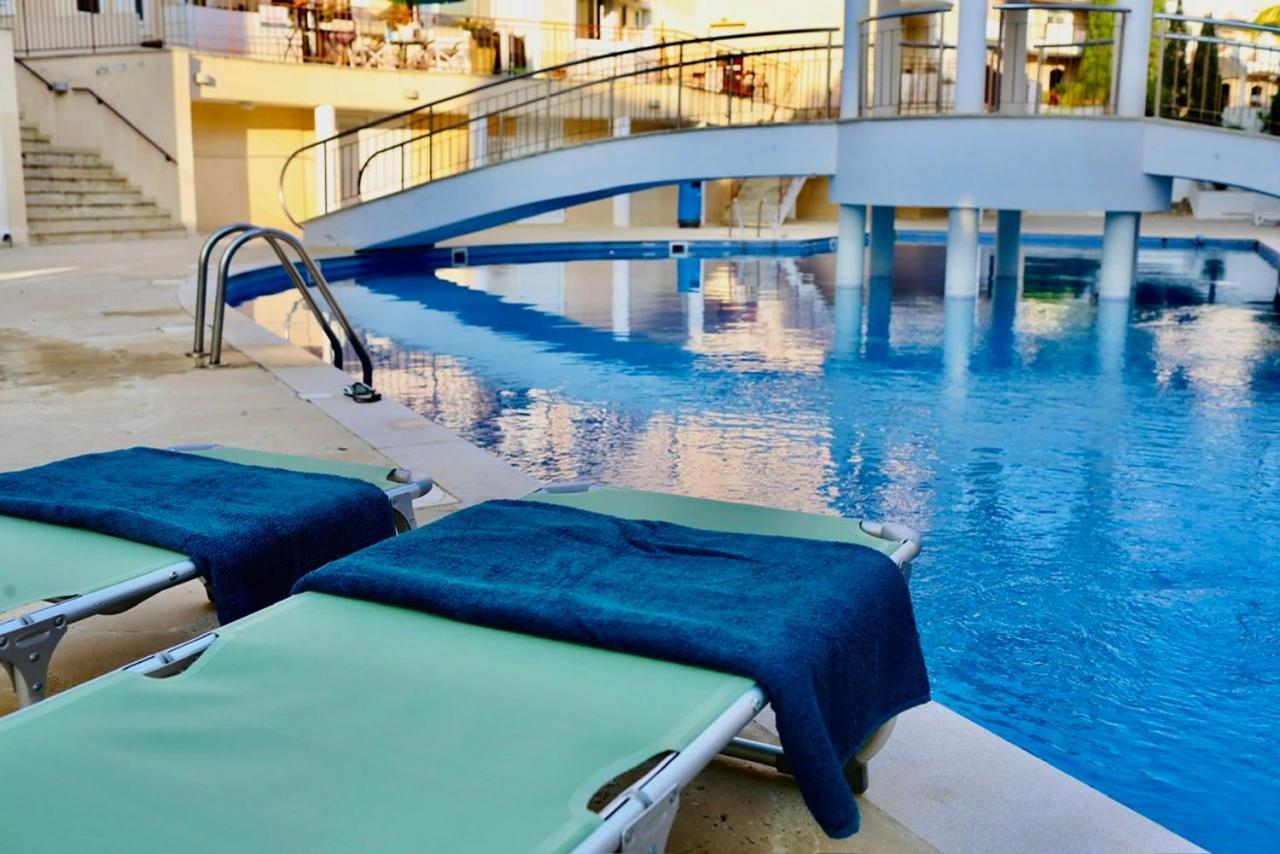 Apartment Cozy With Pool,great For Couples & Families, Center *